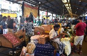 SRI LANKA-COLOMBO-DAILY LIFE-PETTAH MARKET