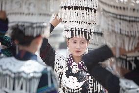 (SichuanMosaics)CHINA-SICHUAN-BUTUO-YI ETHNIC GROUP-TORCH FESTIVAL-COSTUMES (CN)