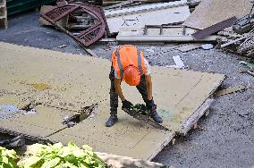 Rebuilding Zaporizhzhia apartment block hit by Russian missile