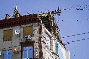 Rebuilding Zaporizhzhia apartment block hit by Russian missile