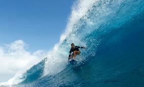 Paris 2024 - Surfing Training in Teahupo'o