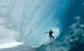 Paris 2024 - Surfing Training in Teahupo'o