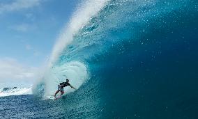 Paris 2024 - Surfing Training in Teahupo'o