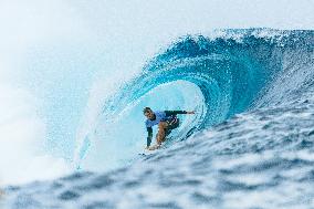 Paris 2024 - Surfing Training in Teahupo'o