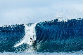 Paris 2024 - Surfing Training in Teahupo'o