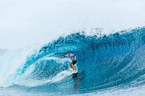 Paris 2024 - Surfing Training in Teahupo'o