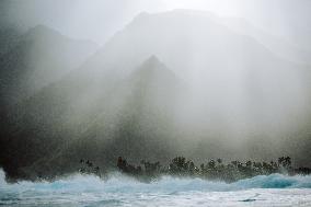 Paris 2024 - Surfing Training in Teahupo'o