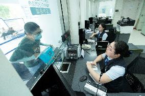 Banks Lower RMB Deposit Interest Rates