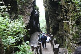 Mount Fanjing Tour in Tongren