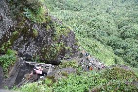 Mount Fanjing Tour in Tongren