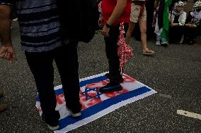 Pro-Palestinian Protest Over Netanyahu's Visit In USA