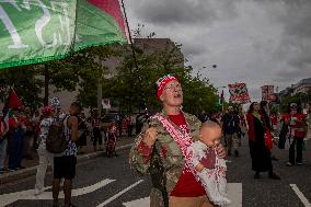 Pro-Palestinian Protest Over Netanyahu's Visit In USA