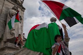 Pro-Palestinian Protest Over Netanyahu's Visit In USA