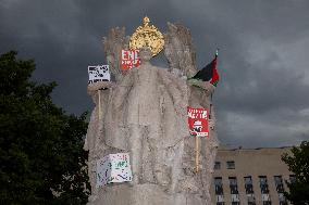 Pro-Palestinian Protest Over Netanyahu's Visit In USA