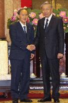 Ex-Japan PM Suga in Hanoi