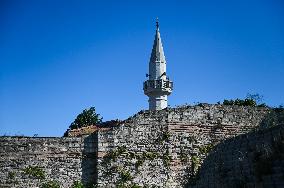 T?RKIYE-ISTANBUL-ANCIENT WALLS