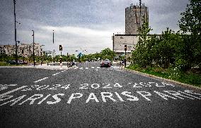 Reserved Olympic traffic lane on Peripherique - Paris