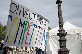 Demonstrators Anti-Olympic Games And Pro-Israel In Republic Square, In Paris.