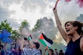 Demonstrators Anti-Olympic Games And Pro-Israel In Republic Square, In Paris.