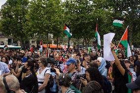 Demonstrators Anti-Olympic Games And Pro-Israel In Republic Square, In Paris.