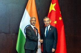 LAOS-VIENTIANE-WANG YI-INDIAN EXTERNAL AFFAIRS MINISTER-MEETING