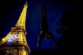 Paris 2024 - Olympic Rings On The Eiffel Tower - Paris