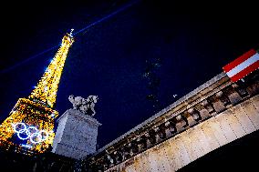 Paris 2024 - Olympic Rings On The Eiffel Tower - Paris