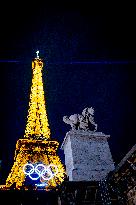 Paris 2024 - Olympic Rings On The Eiffel Tower - Paris