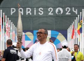 (PARIS2024)FRANCE-PARIS-OLYMPIC GAMES-TORCH RELAY