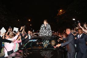 Celine Dion Standing Outside Car Roof - Paris