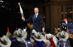 Paris 2024 - Zinedine Zidane And Rafael Nadal Carrie The Flame