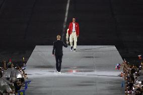 Paris 2024 - Zinedine Zidane And Rafael Nadal Carrie The Flame