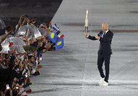 Paris 2024 - Zinedine Zidane And Rafael Nadal Carrie The Flame