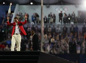 Paris 2024 - Zinedine Zidane And Rafael Nadal Carrie The Flame