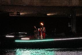 Paris 2024 - Torch Departing From Iena Bridge Towards Tuileries Gardens