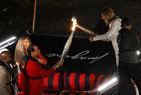 Paris 2024 - Torch Departing From Iena Bridge Towards Tuileries Gardens