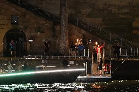 Paris 2024 - Torch Departing From Iena Bridge Towards Tuileries Gardens