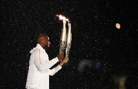 Paris 2024 - Torch Departing From Iena Bridge Towards Tuileries Gardens