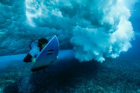 (PARIS2024)FRENCH POLYNESIA-TAHITI-SUFRING-TRAINING