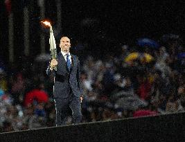 Zinedine Zidane And Rafael Nadal Carrie The Flame