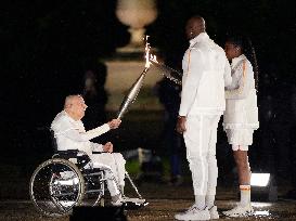 Paris 2024 - Torch Departing From Iena Bridge Towards Tuileries Gardens