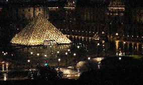 Paris 2024 - Torch Departing From Iena Bridge Towards Tuileries Gardens