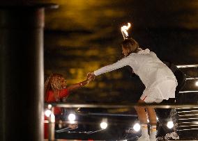 Paris 2024 - Torch Departing From Iena Bridge Towards Tuileries Gardens