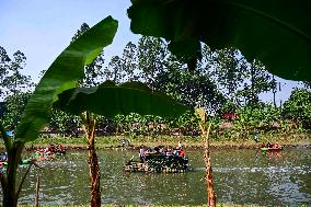 INDONESIA-JAKARTA-PLASTIC BOTTLES BOAT-PARADE