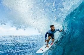 Paris 2024 - Surfing Training Session