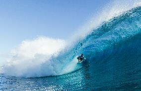 Paris 2024 - Surfing Training Session