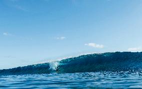 Paris 2024 - Surfing Training Session