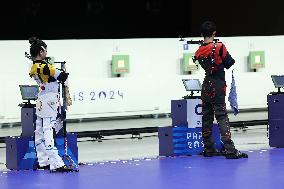 Paris 2024 - Lihao Sheng And Yuting Huang Win 10M Air Rifle Mixed Team Gold Medal