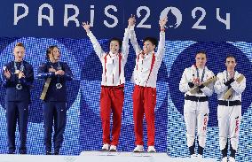 (PARIS2024)FRANCE-SAINT DENIS-DIVING-WOMEN'S SYNCHRONISED 3M SPRINGBOARD--AWARDING CEREMONY