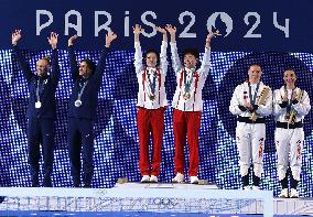 (PARIS2024)FRANCE-SAINT DENIS-DIVING-WOMEN'S SYNCHRONISED 3M SPRINGBOARD--AWARDING CEREMONY